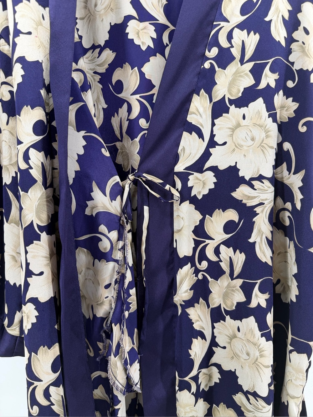Vintage Adonna Medium Satin Floral Kimono Robe Purple Tan Grannycore Cottagecore - Picture 5 of 7